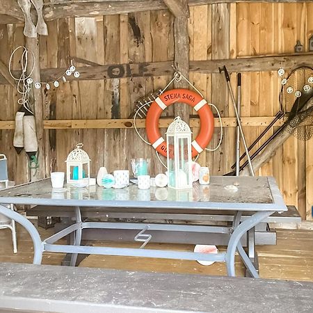 2 Bedroom Stunning Home In Lyngdal Exteriör bild