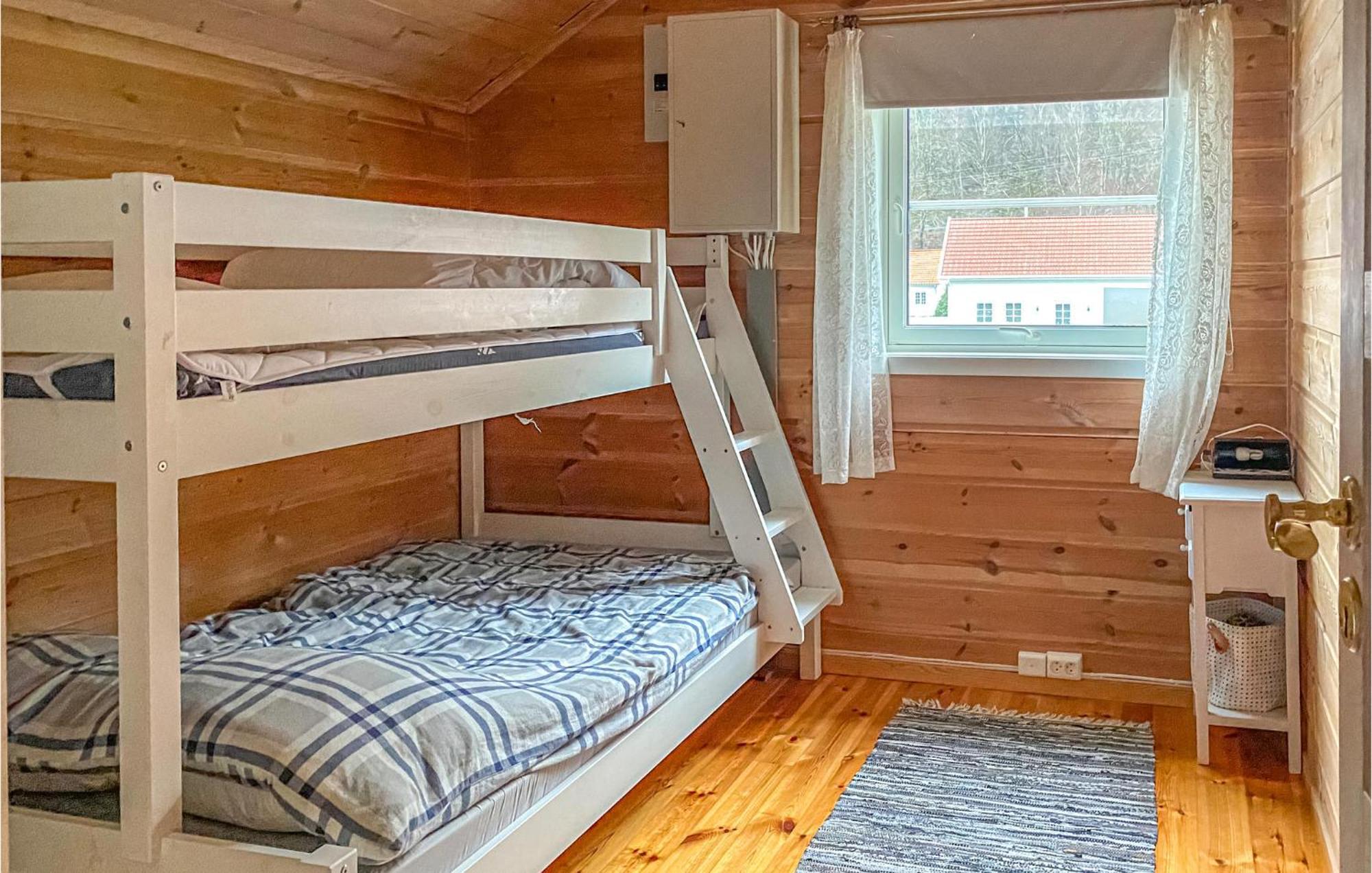 2 Bedroom Stunning Home In Lyngdal Exteriör bild