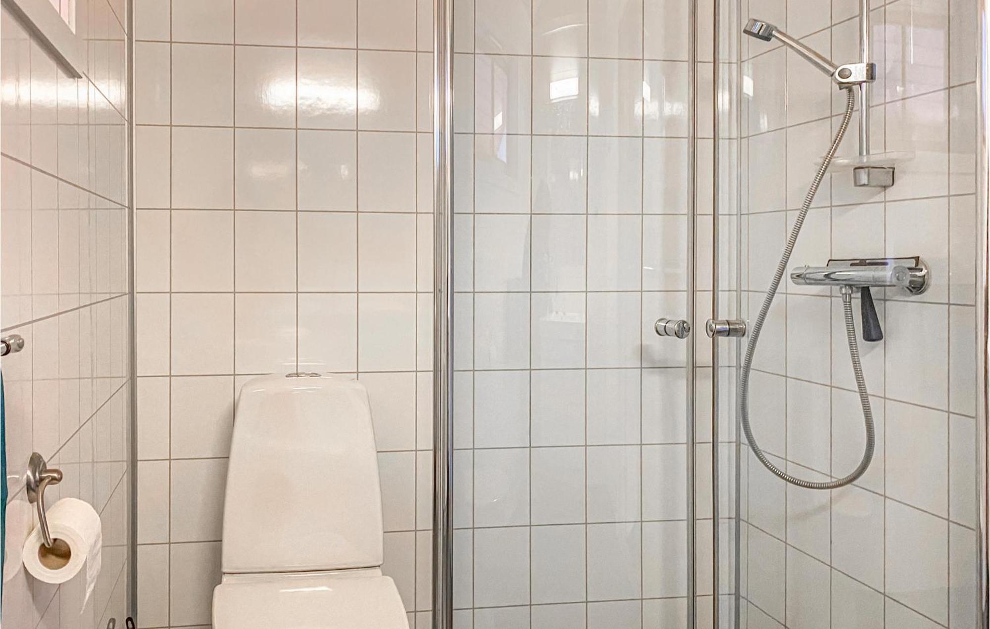 2 Bedroom Stunning Home In Lyngdal Exteriör bild