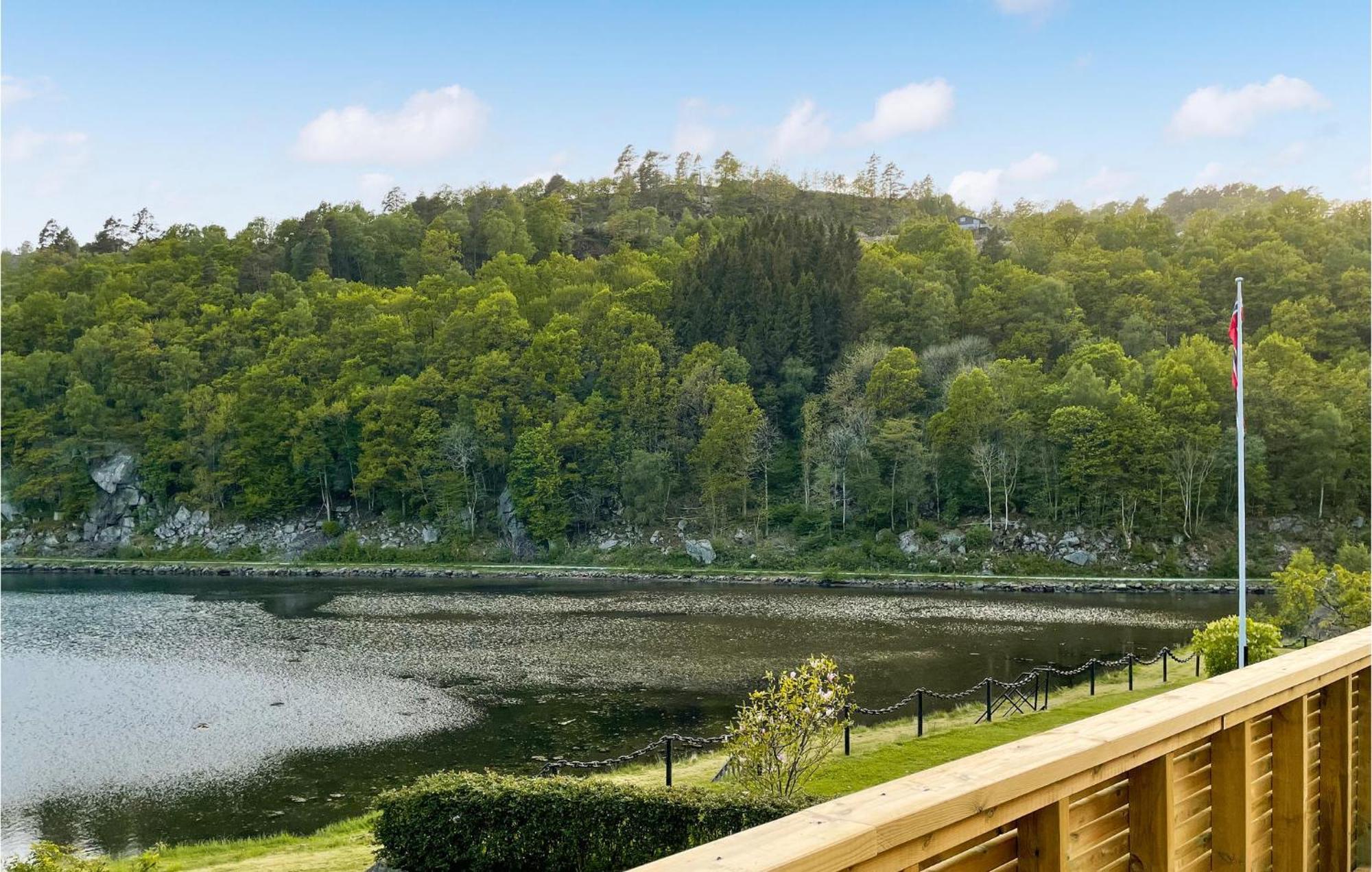 2 Bedroom Stunning Home In Lyngdal Exteriör bild