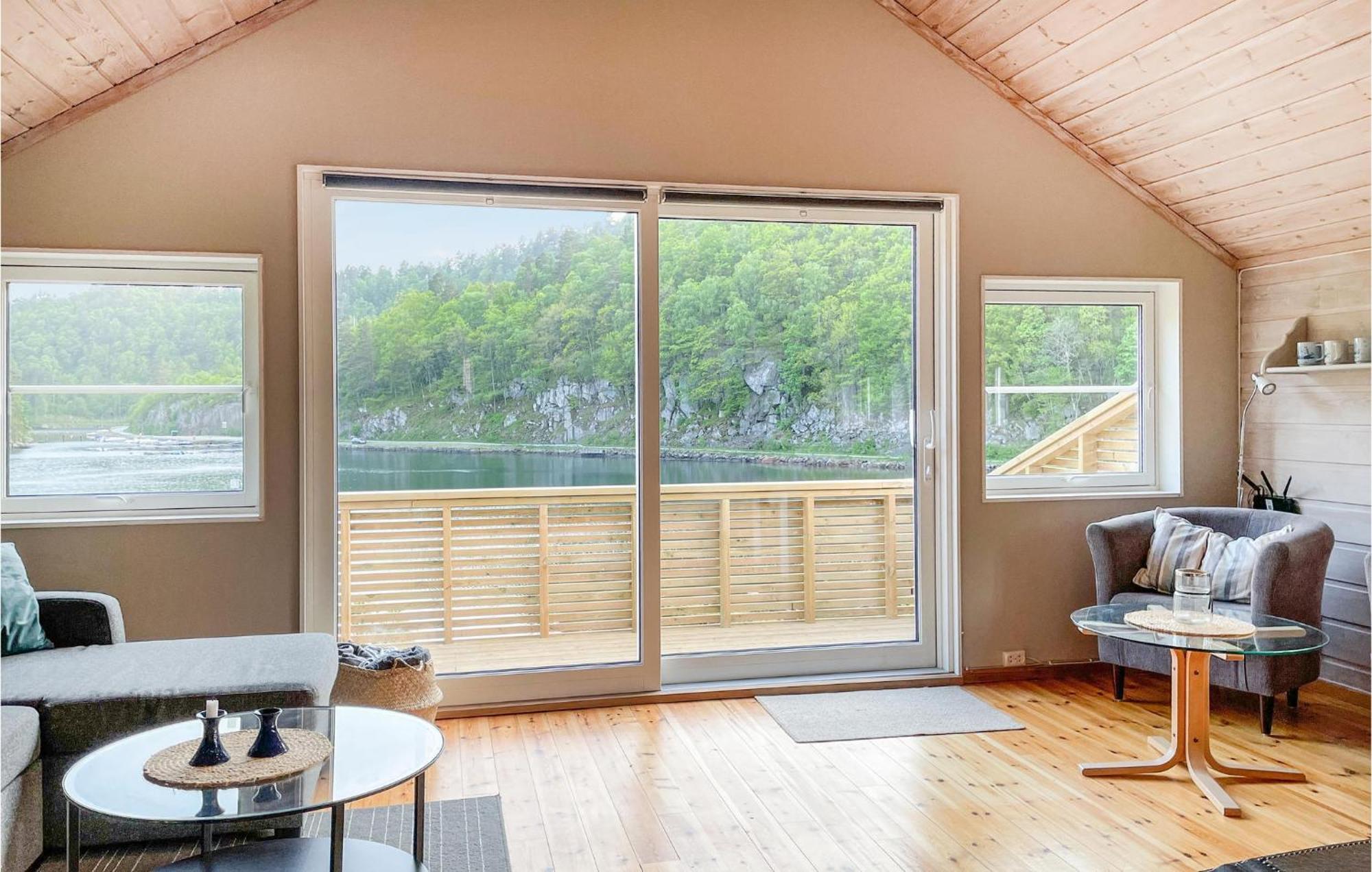 2 Bedroom Stunning Home In Lyngdal Exteriör bild